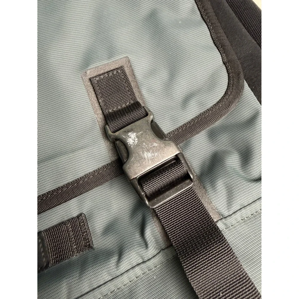 Timbuk2 classic messenger